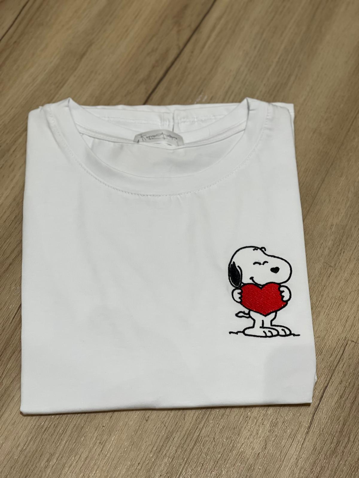 T-shirt con scritte ricamate 3.0
