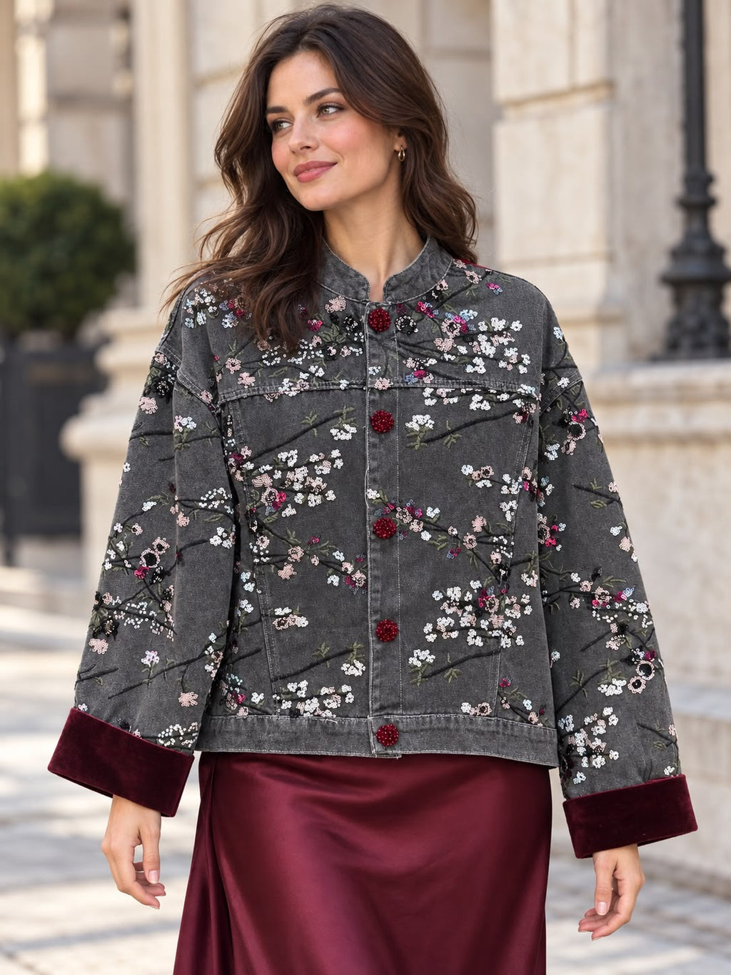 Giacca con fiori ricamatI in paillettes